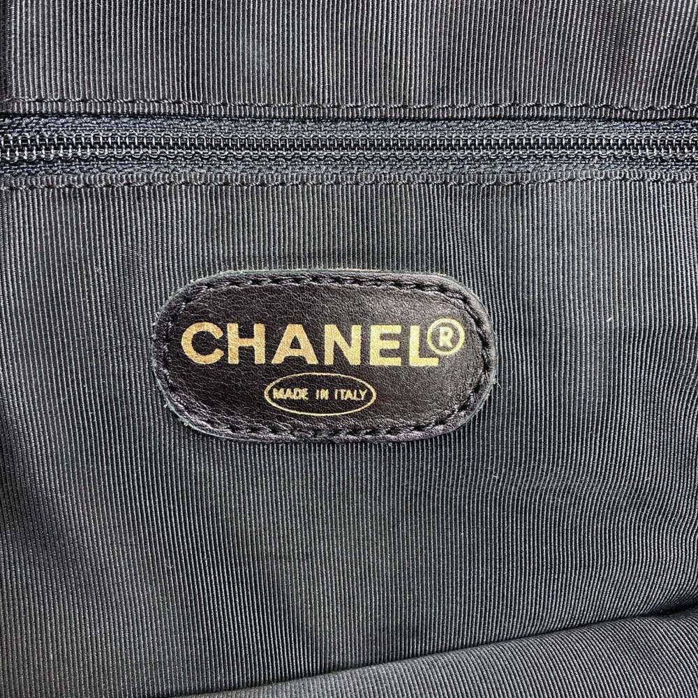 CHANEL Red Logo Tote Bag - Picture 6 of 16